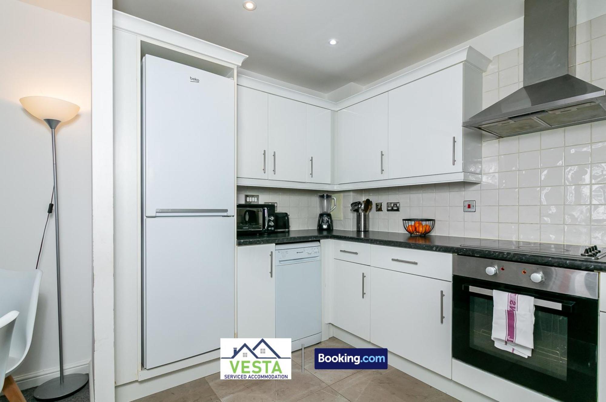 Two Bedrooms Apartment By Vesta Serviced Accommodation & Short Lets Hatfield With Free Wifi Exteriör bild